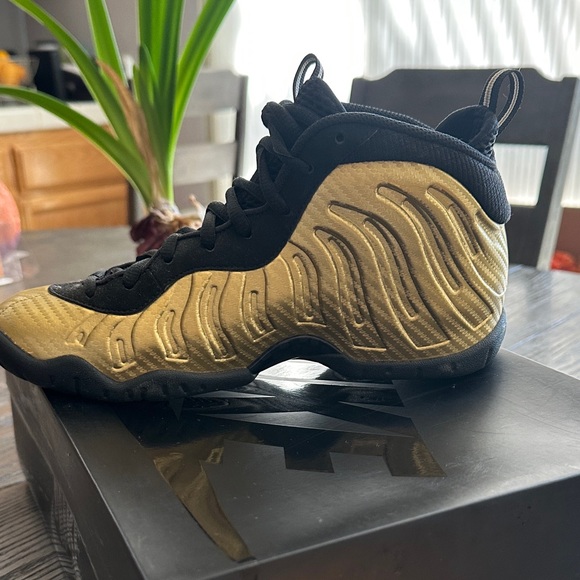 Nike Metallic Gold and Black High-Tops - Picture 3 of 5